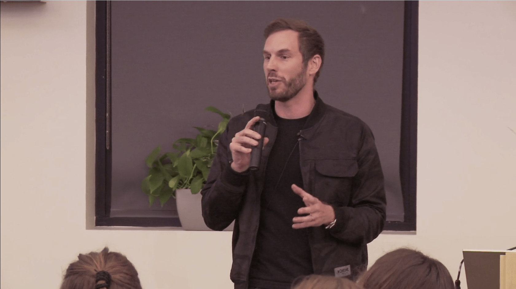 Charlie Sutton talks about designing for VR at ProductTank San Francisco